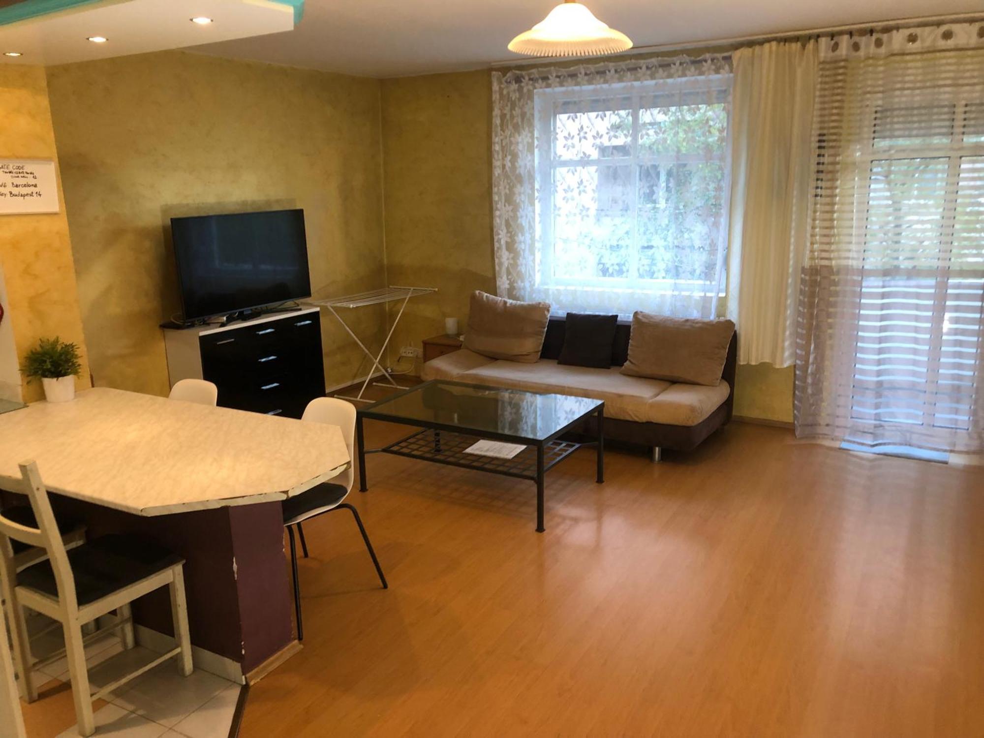 Large Apartment With Garage And Terrace บูดาเปสต์ ภายนอก รูปภาพ